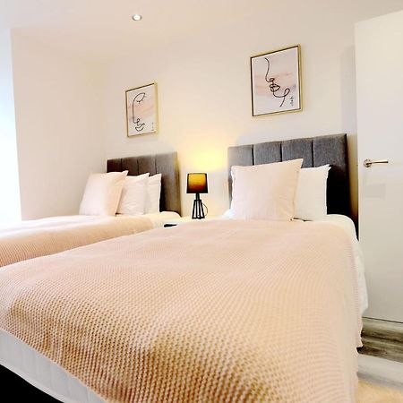 Birmingham Necairport Interchange Shortstay Homebase Extérieur photo