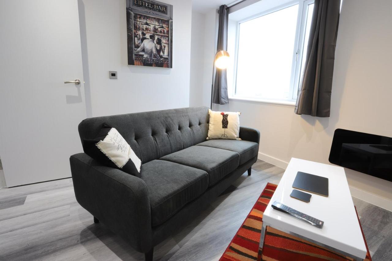 Birmingham Necairport Interchange Shortstay Homebase Extérieur photo
