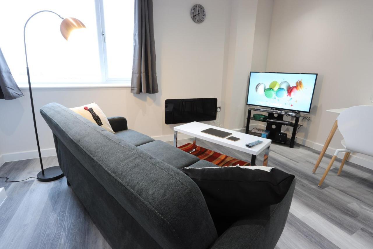 Birmingham Necairport Interchange Shortstay Homebase Extérieur photo