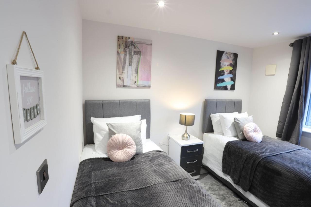 Birmingham Necairport Interchange Shortstay Homebase Extérieur photo