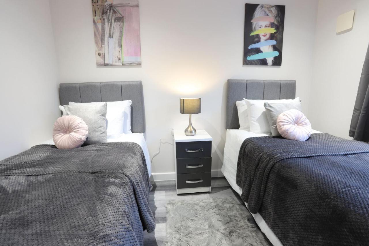 Birmingham Necairport Interchange Shortstay Homebase Extérieur photo