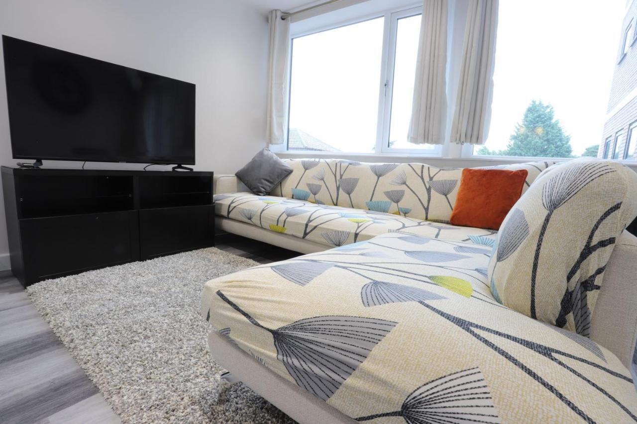 Birmingham Necairport Interchange Shortstay Homebase Extérieur photo