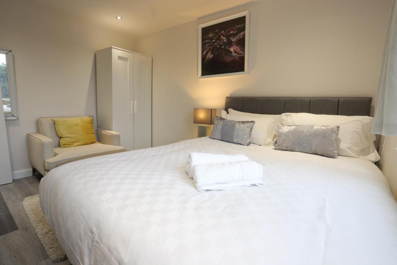 Birmingham Necairport Interchange Shortstay Homebase Extérieur photo