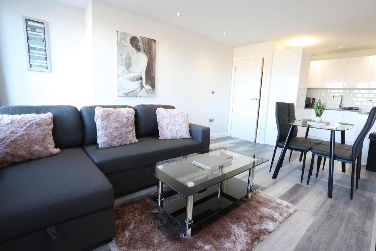 Birmingham Necairport Interchange Shortstay Homebase Extérieur photo