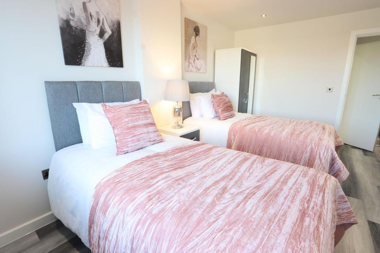 Birmingham Necairport Interchange Shortstay Homebase Extérieur photo